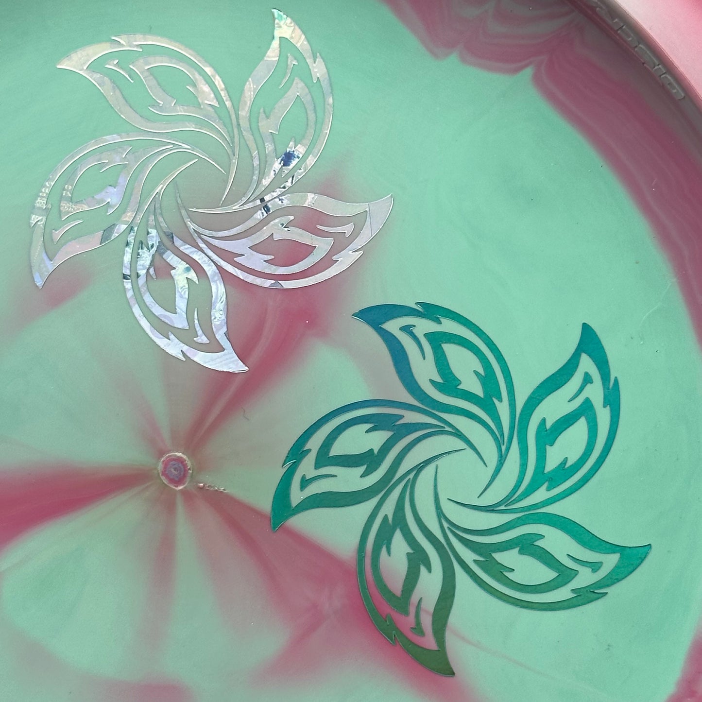 Lore | Discraft Paul McBeth 6x Claw ESP Zeus | Holo McBeth/Blue Flowers | 175g