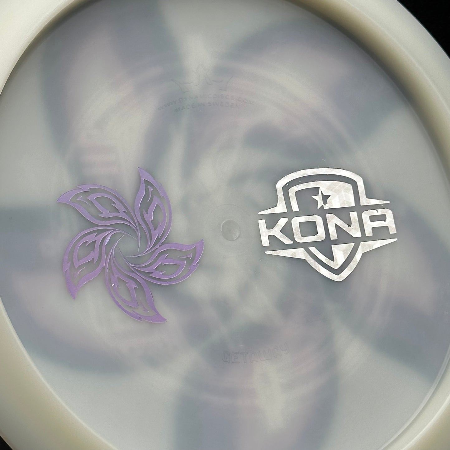 Lore | Dynamic Discs Kona Montgomery Hybrid Getaway | Kaleidoscope/Purple/Silver | 174g